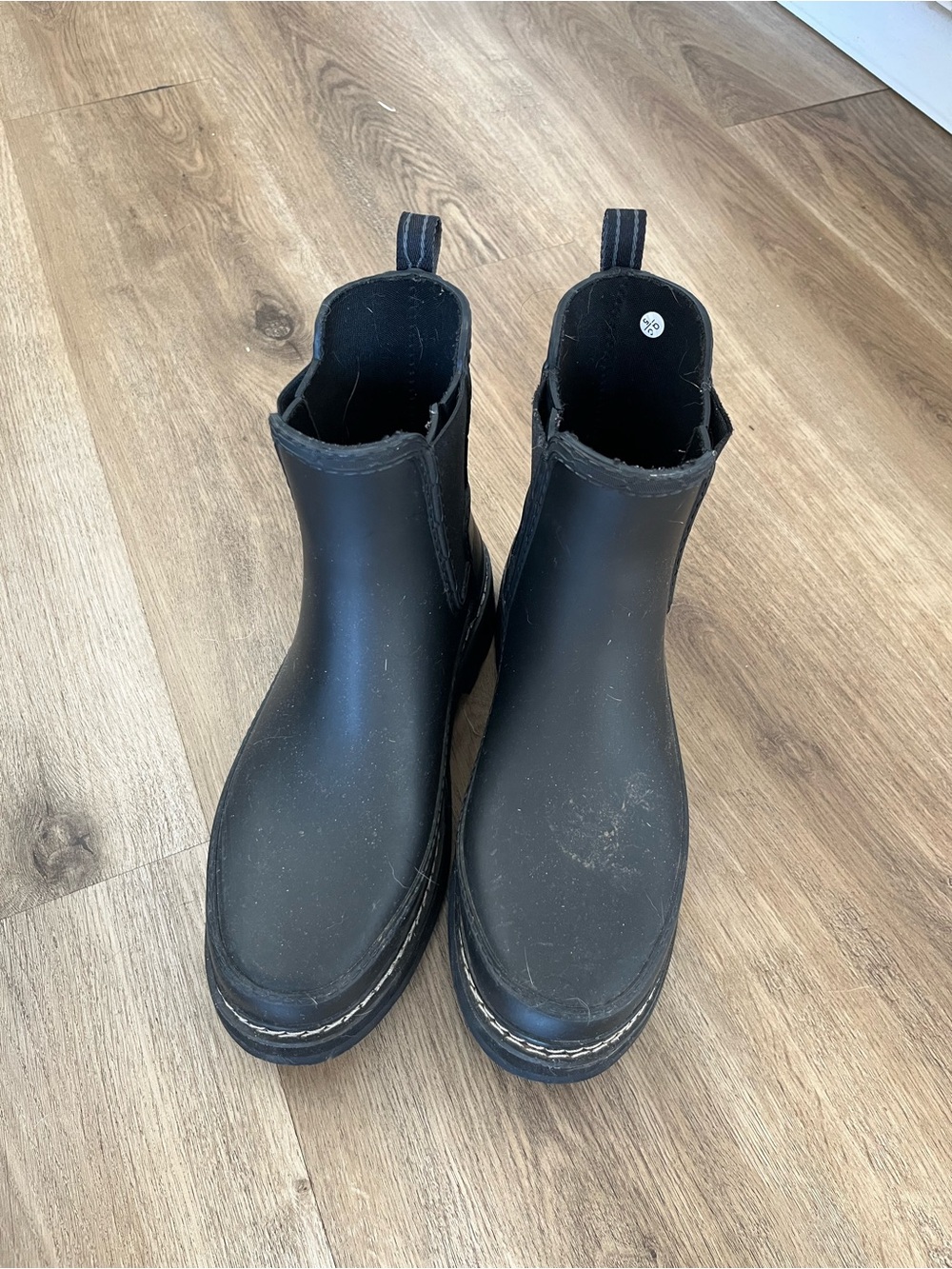 Hunter refined stitch detail Chelsea boots size 7.5